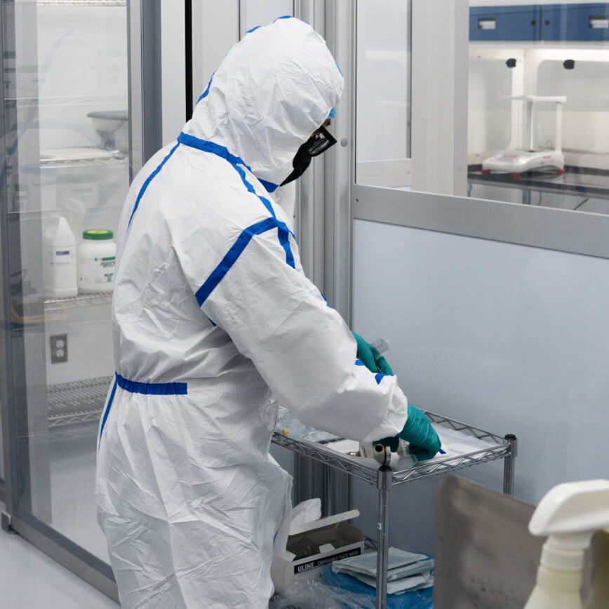 sterile-gowning-ante-room-img-2