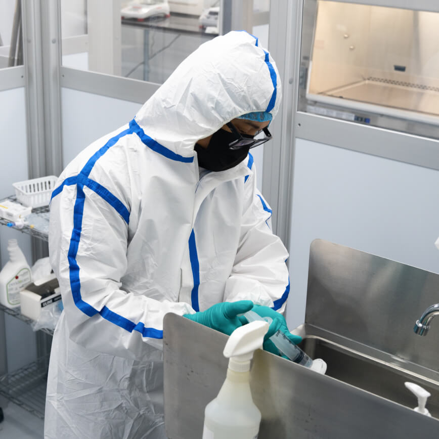 sterile-gowning-ante-room-img-3